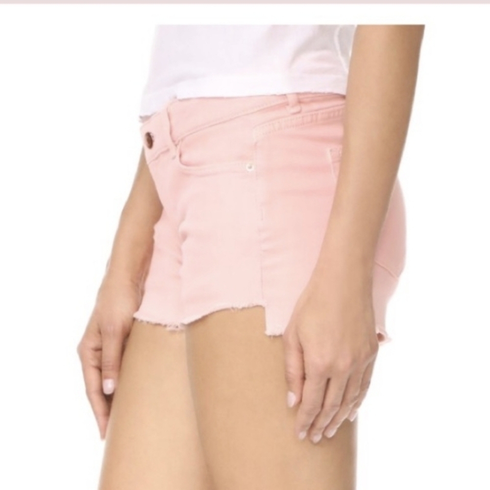 DL1961 Renee Cutoff Denim Shorts In Hibiscus Pastel Pink - Picture 1 of 12
